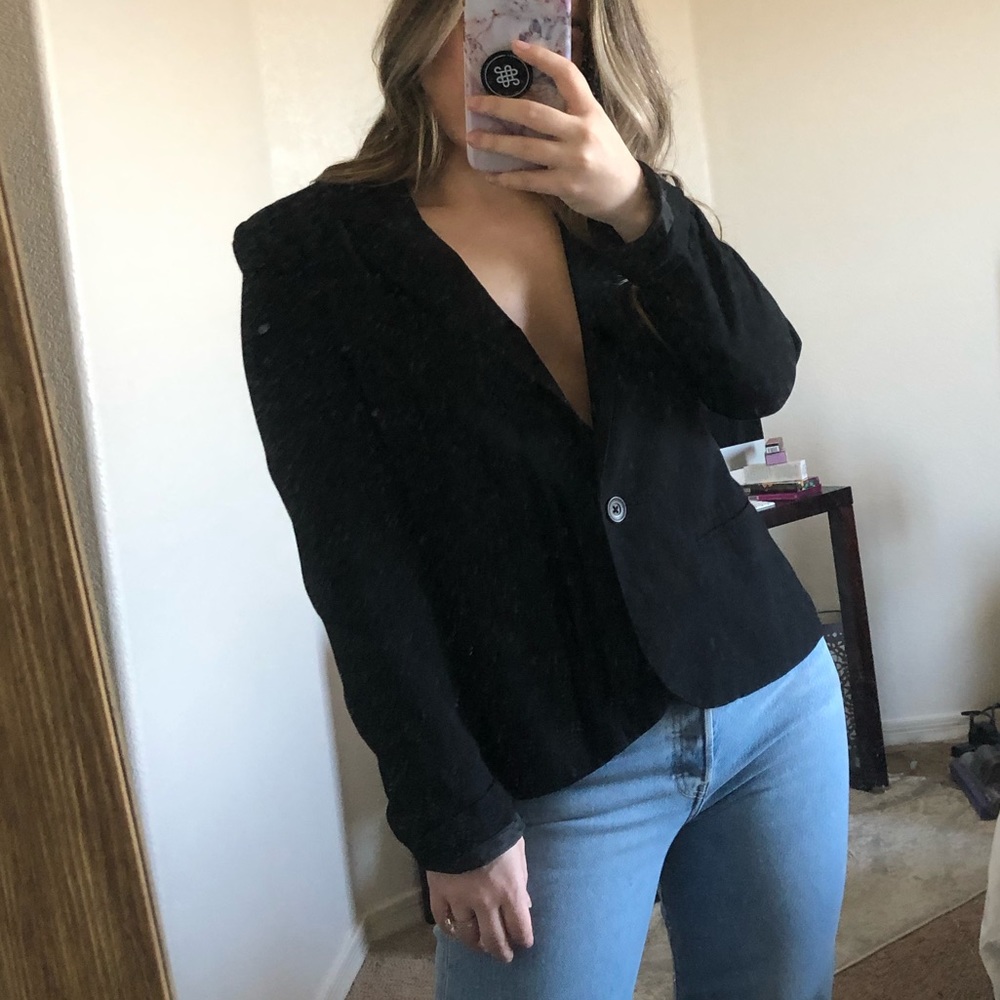 Closet Staple ❤️ UO Black Single Button Blazer